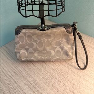Coach Signature Canvas Wristlet with top Turlock